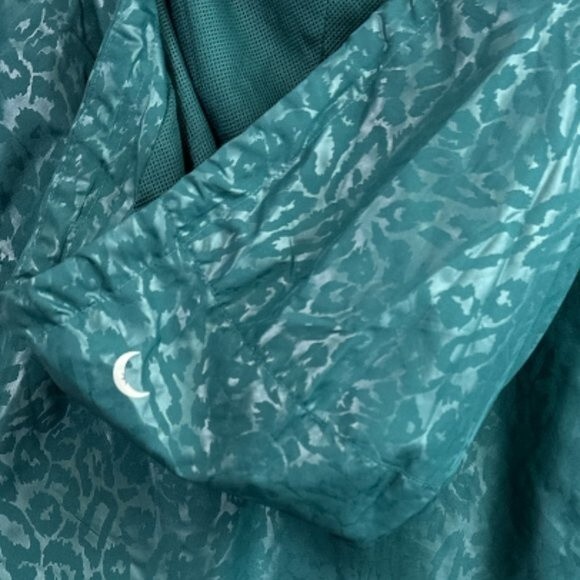 Zyia Active Hoodie Jacket Teal Green Leopard Print Windbreaker Full Zip Size M - Picture 8 of 15